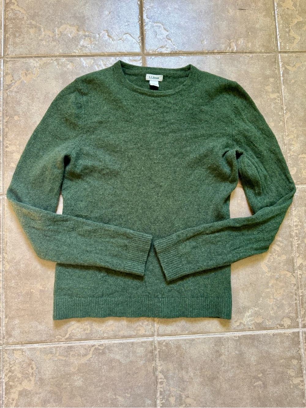L.L. Bean 100% Cashmere Crewneck Sweater in Forest Green